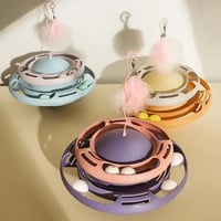 لعبة للقطط مع الريش