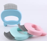 مشط خاصة بالحيوانات الأليفة - متوفرة بثلاث ألوان