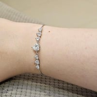 اسوارة فضية بتصميم قلوب زركون مستوحى من سواروفسكي