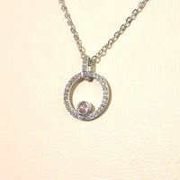 سلسال سوارفسكي دائري فضي مرصع بأحجار