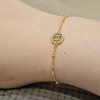 اسوارة شانيل ناعمة ذهبية مرصعة بأحجار