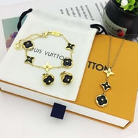 طقم مجوهرات مطلي ذهب ومرصع بالصدف بتصميم مستوحى من...