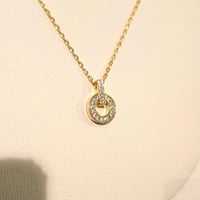 سلسال تيفاني تي ون دائري ذهبي مزين بأحجار