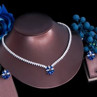 طقم زركون تصميم وردة قطعتين سلسال وحلق لون ازرق