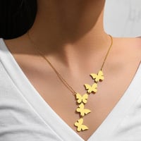 سلسلة نسائية انيقة مزينة بتعليقات شكل فراشات - لون...