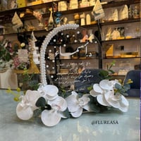 استاند أكريليك مطرز بلولو وورد الأوكيد