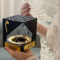 طقم مودرن بالاسم يتوفر بلونين