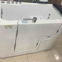 مغطس جاكوزي فاخر بـ باب مقاس 130*70