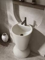 مغسلة أرضية فاخرة بتصميم عصري