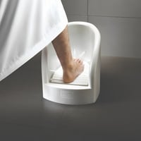 جهاز غسيل القدمين لكبار السن