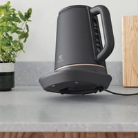 غلاية كهربائية E7EK1-60BP سعة 1.7 لتر - أسود Black...