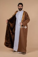 Golden Fur Bisht- فروة بشت زري برجان أشقر