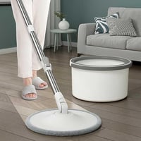 ممسحة دوارة ودلو مجهزة بوسادتين من الميكروفايبر، ل...