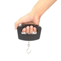 مقياس وزن رقميي خطاف اسود