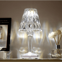 مصباح طاولة قابل لإعادة الشحن عن طريق منفذ USB بتق...