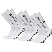 زوج من جوارب كرة القدم المضادة للانزلاق.