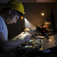 مصباح رأس LED قابل للشحن