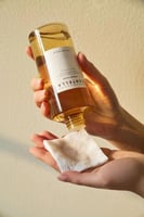 تونر بعشبة السينتيلا لتوحيد لون البشرة من سكين 100...