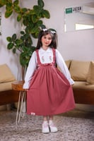 مريول انيق بتطريزه في الصدر