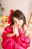 فستان فوشي مُزين بشرايط مخملية باللون الاحمر * الف...