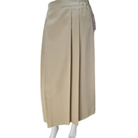 تنورة بيج موديل 8 بدون قميص