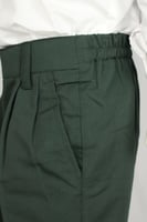 بنطلون زيتي بدون قميص