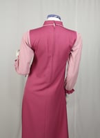 مريول وردي بقميص متصل موديل كويتي