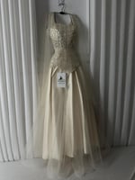 فستان عالية