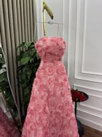 فستان منيفة