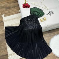 فستان بخامة فخمة جدا