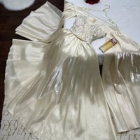 فستان سهرة يهبل القماش ميكادو