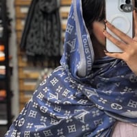 شال لويس فيتون