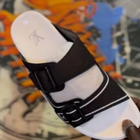 صندل لويس فيتون