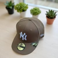 كاب نيوير مقفل