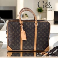 شنطة لابتوب من لويس فيتون