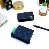 محفظة صغيرة لويس فيتون