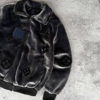 جاكيت لويس فيتون رمادي