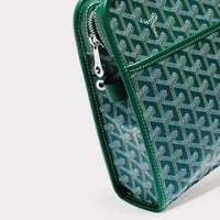 شنطة يد قويارد