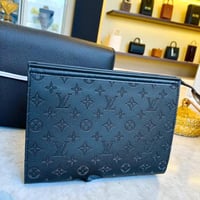 باوتشات لويس فيتون