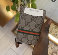 محفظة صغيرة من قوتشي