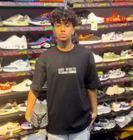 تيشيرت اوف وايت