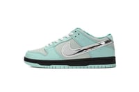 Nike Dunk SB Low Tiffany Lobster