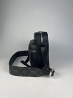 شنطة كتف لويس فيتون