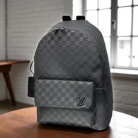 شنطة ظهر لويس فيتون