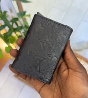 محفظة صغيرة بطايق واموال من لويس فيتون