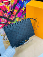 باوتشات لويس فيتون