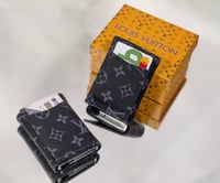 محفظة صغيرة لويس فيتون