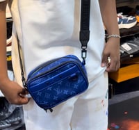 شنطة كتف لويس فيتون