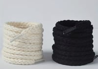 رباط حذاء مصنوع من الكتان