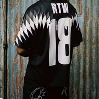 تيشيرتات كورتز